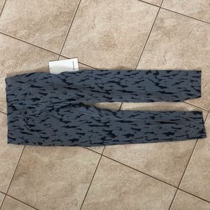 Lululemon In Still tight